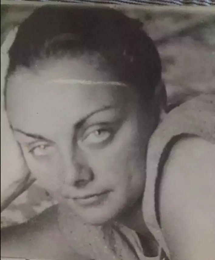 Povestea fabuloasă a lui Carmen Tănase la debutul în teatru. A urcat pe scenă cu fața umflată, dar a dat lovitura. „Numai la emoții nu mă gândeam”