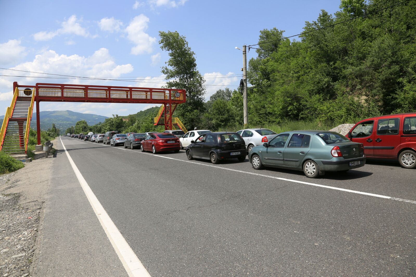 Trafic îngreunat pe DN1, în zona staţiunilor de pe Valea Prahovei FOTO