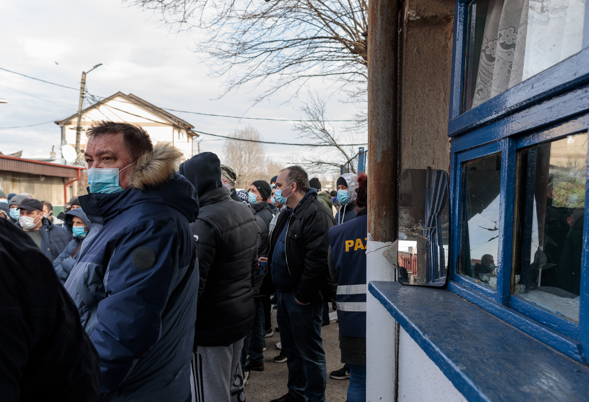Reportaj din depourile STB. Versiunea angajaților aflați în grevă: „Călătorul nu știe cum ne chinuim noi să tragem de volan sau să mergem fără frâne”