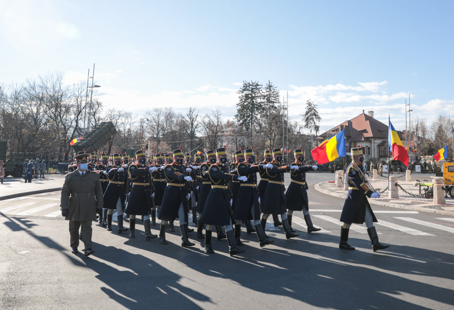 Parada de 1 decembrie: După un an de pauză, militarii au defilat din nou în fața oamenilor