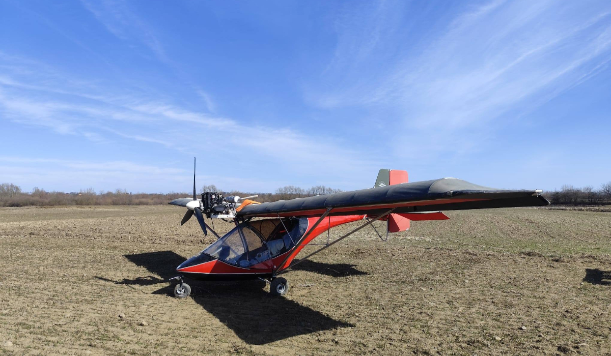 Un ucrainean a fugit de război cu un avion privat, a intrat ilegal în spațiul aerian al României și a aterizat pe un câmp, la Suceava