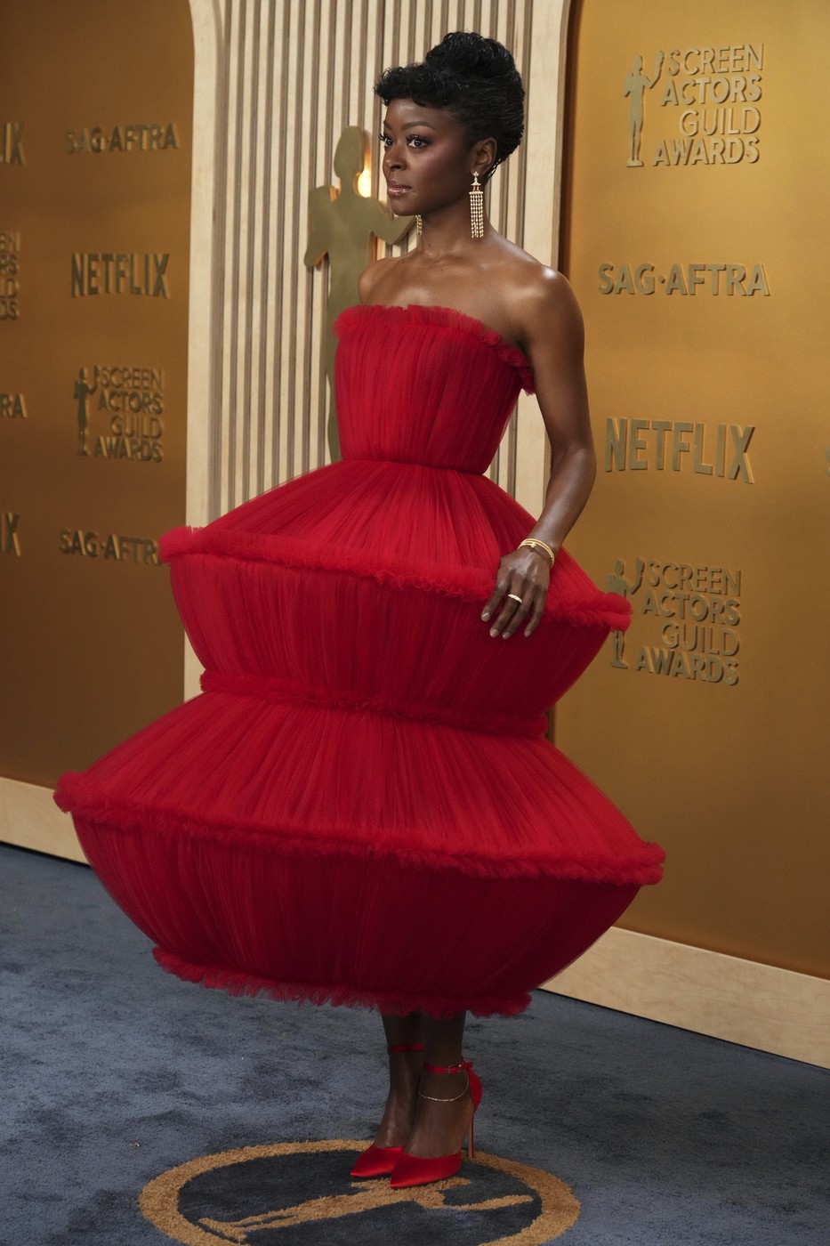 Vedete pe covorul albastru la SAG Awards 2025. Pamela Anderson a apărut din nou complet nemachiată, iar Selena Gomez a slăbit drastic