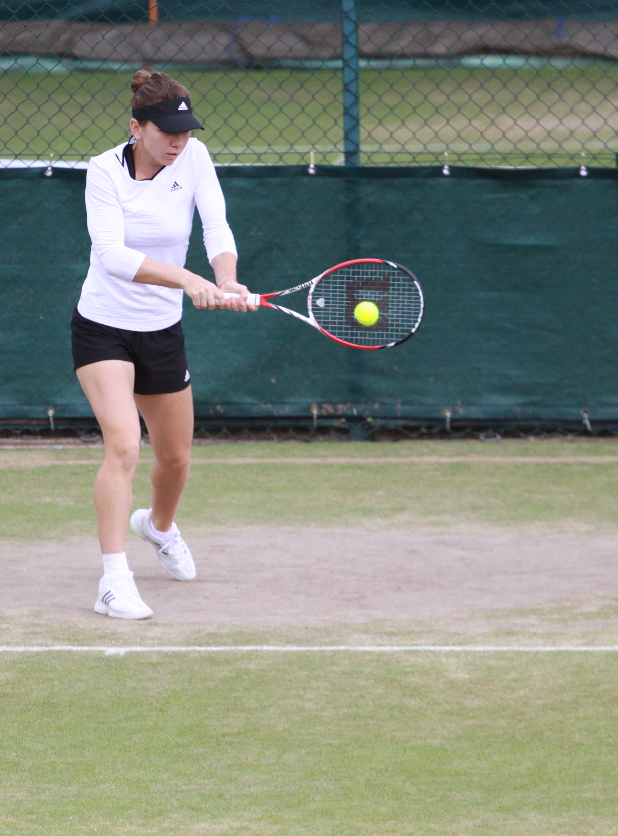 GALERIE FOTO/ Simona Halep s-a antrenat sub privirile lui Țiriac