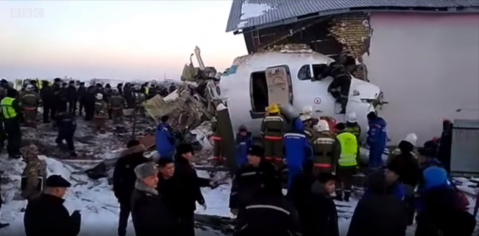 Mărturiile supraviețuitorilor din avionul prăbușit din Kazahstan. „Aeronava a fost strivită ca o cutie de aluminiu”
