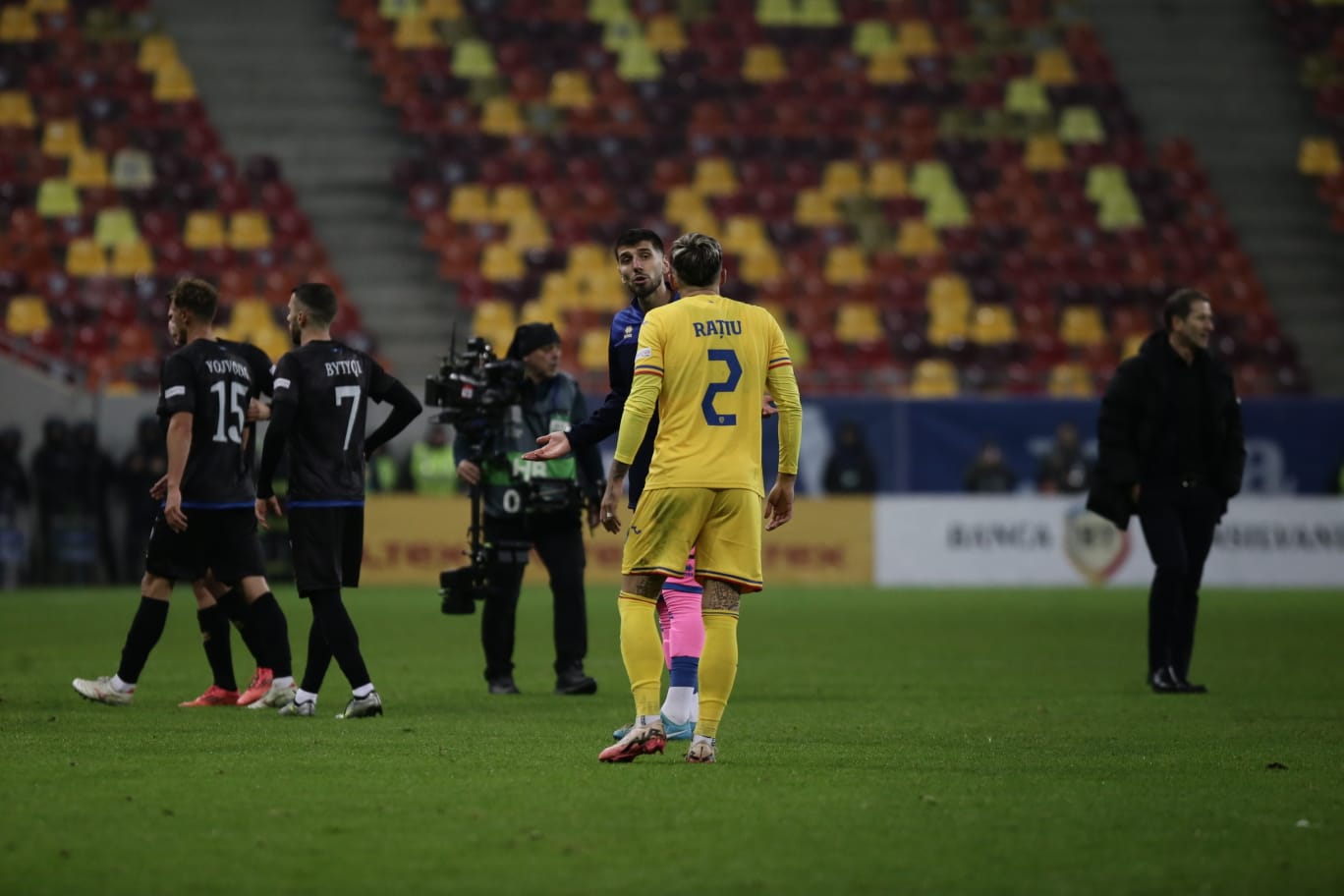 Fotbaliștii din Kosovo n-au mai vrut să joace și au ieșit de pe teren cu un minut înainte să se termine meciul cu România. Partida, abandonată după o oră