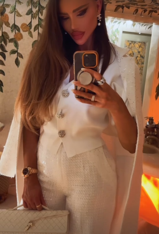 Bianca Drăgușanu a pățit-o la biserică. S-a întâmplat după ce a aprins o lumânare: „Baba din dotare”