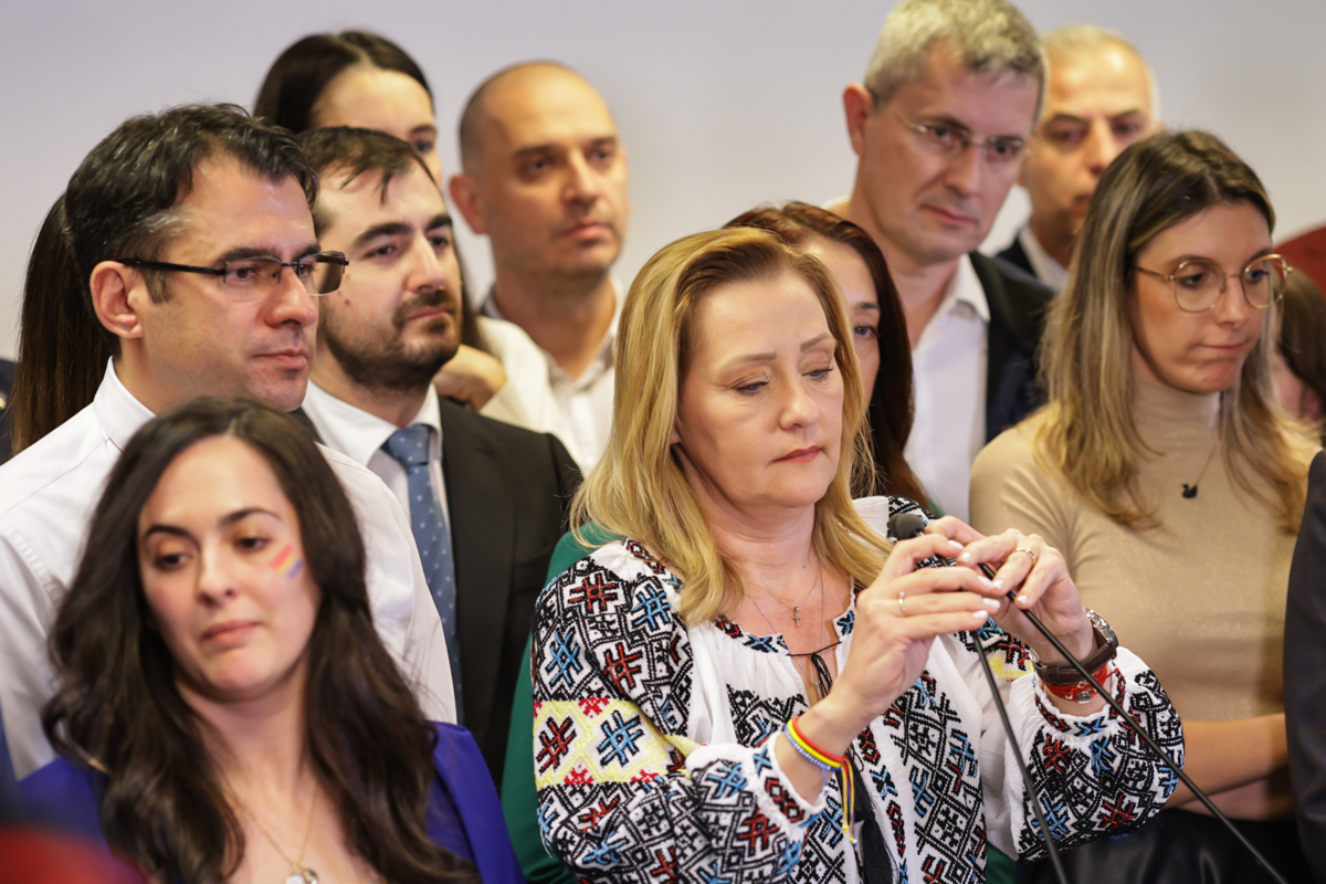 Elena Lasconi a vorbit despre frică în seara vorbelor mari și procentelor mici. Candidata USR, către jurnaliști: „Suntem într-un scenariu îngrozitor!”