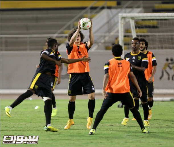 FOTO&VIDEO / Primele imagini cu Piţurcă în treningul echipei Al Ittihad