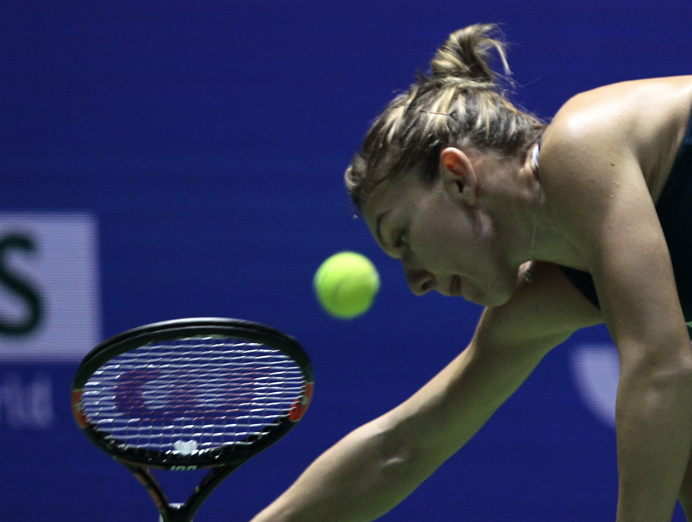 Tenis, Turneul Campioanelor. Simona Halep, victorie en-fanfare cu Madison Keys. Kerber, liderul mondial, a trecut greu de Cibulkova / FOTO&VIDEO