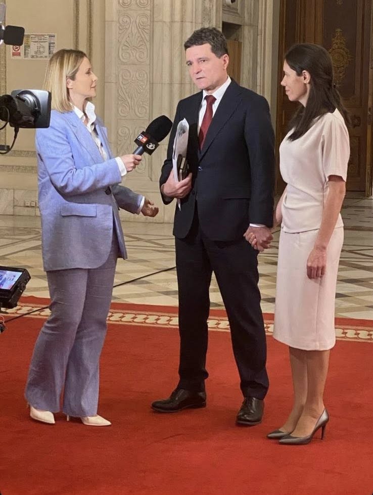 Cine este și cu ce se ocupă Mirabela Grădinaru, partenera lui Nicușor Dan. Are o meserie neașteptată