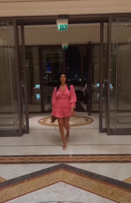 Aniversare de lux pentru Andreea Tonciu la Palazzo Versace Hotel în Dubai. Cum a fost răsfățată de ziua ei de naștere