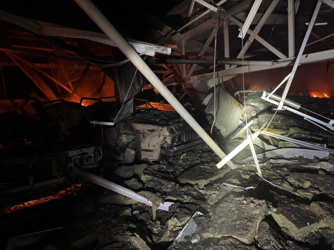 Rușii au lovit cu drone și au distrus în Kiev colecția de mașini de epocă a aliatului lor ucrainean, fostul președinte pro-rus Viktor Ianukovici