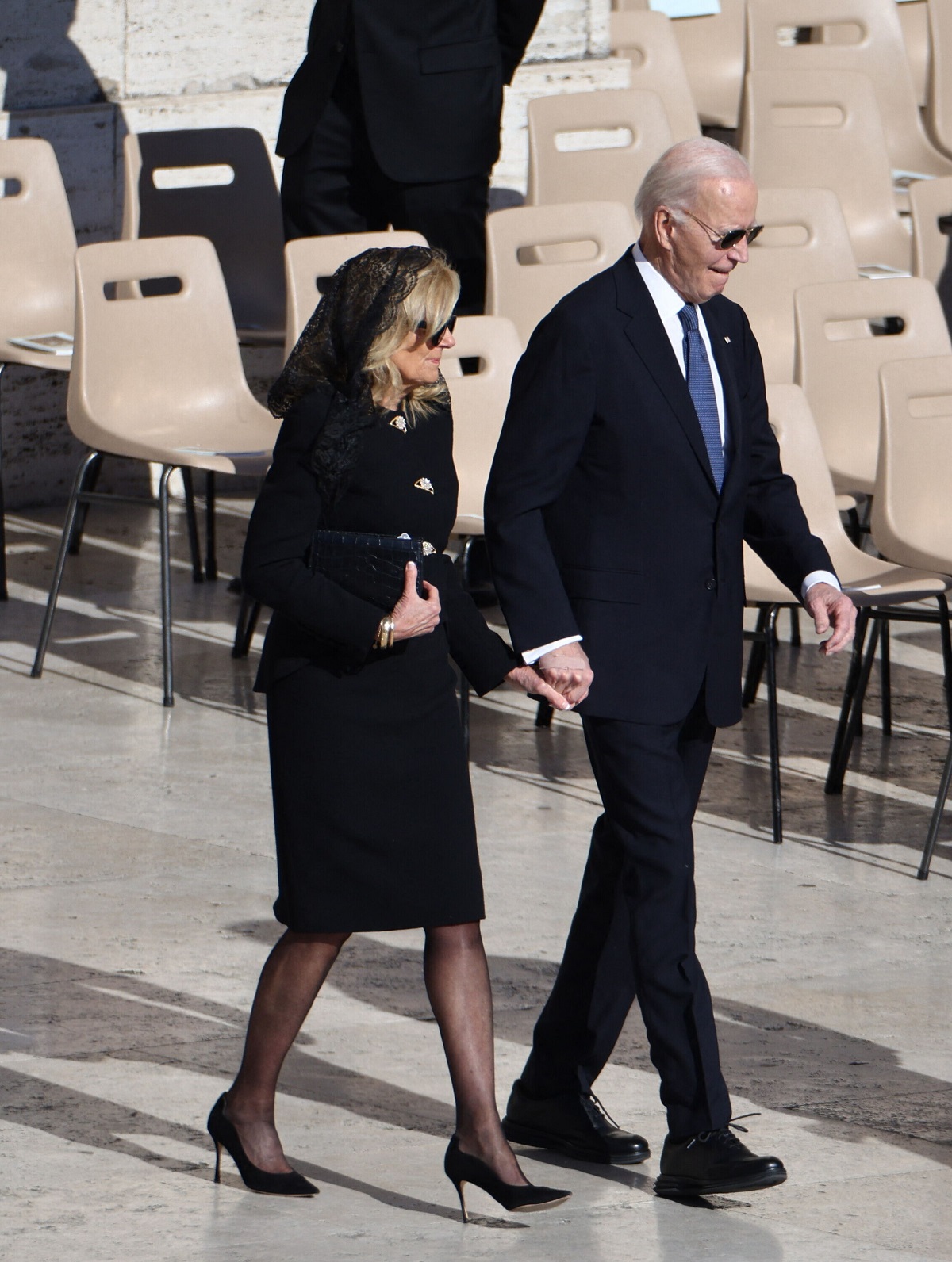 Melania Trump, sobră, dar elegantă la funeraliile Papei Francisc la Vatican. S-a întrecut în ținută cu regina Letizia a Spaniei și soția lui Volodimir Zelenski