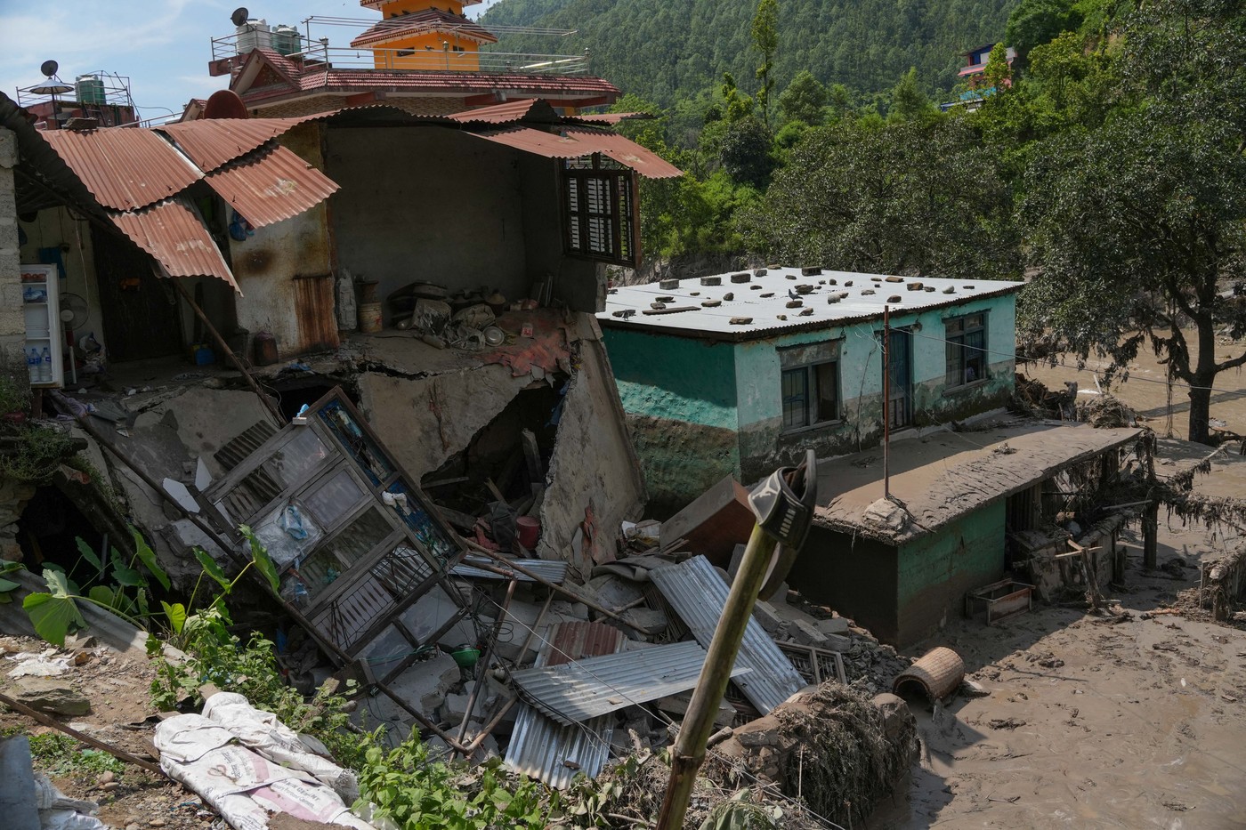 Cel puțin 350 de persoane au murit după viitura devastatoare din Nepal. Sute de oameni sunt încă dați dispăruți