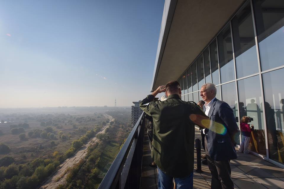 Ambasadorul SUA, la pas prin Parcul Natural Văcărești; Hans Klemm a fost promovat la rangul de cercetaș (FOTO)