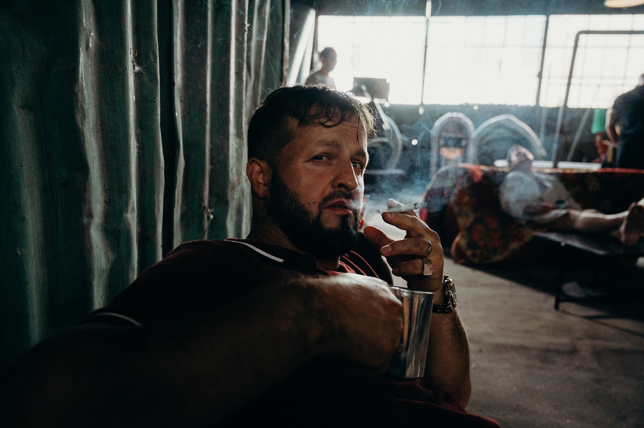Actorul Răzvan Oprea joacă în două seriale la Pro TV: „Ambele personaje îmi sunt foarte dragi. Leo este un exuberant, iar Beni o gorilă cu sentimente” INTERVIU