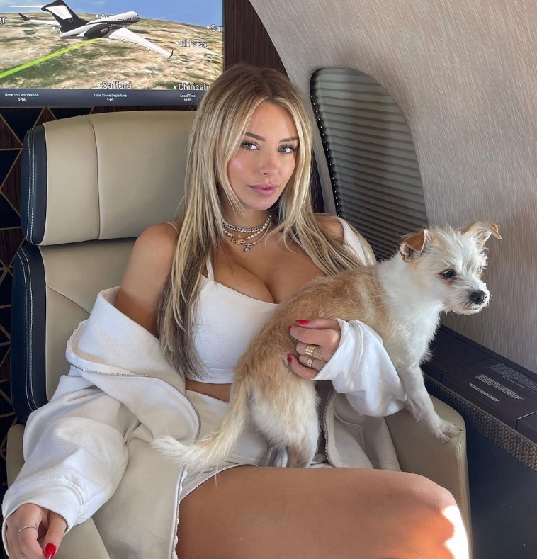 Cine e Corinna Kopf, care a anunțat că se retrage de pe Onlyfans după a câștigat 67 de milioane de dolari în doar trei ani