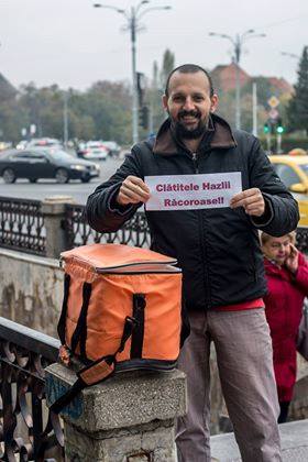 VIDEO Are doctorat în inginerie și vinde clătite la metrou