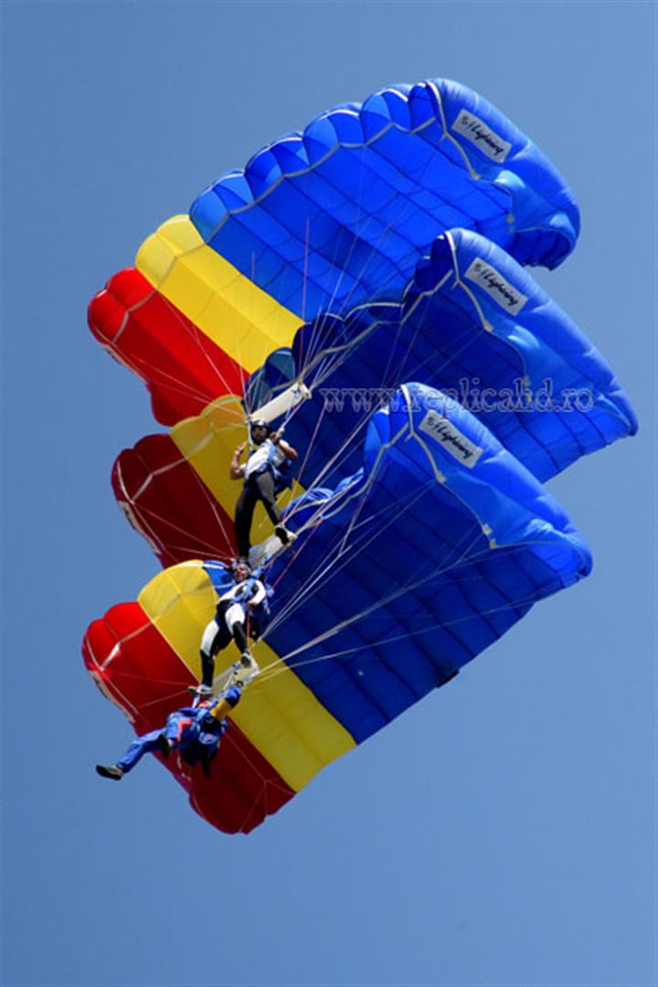 România a luat aurul la Campionatul Mondial de Acrobație cu planorul, la Deva