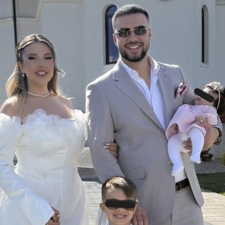 Imagini de la botezul fetiței lui Culiță Sterp și a Danielei Iliescu. La momentul tortului, artistul a izbucnit în lacrimi de față cu invitații