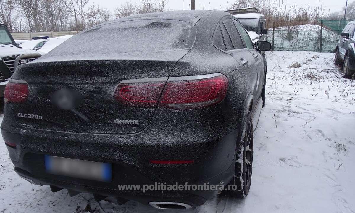 Un șofer bulgar voia să intre în România cu o mașină de 150.000 de lei, căutată în Italia