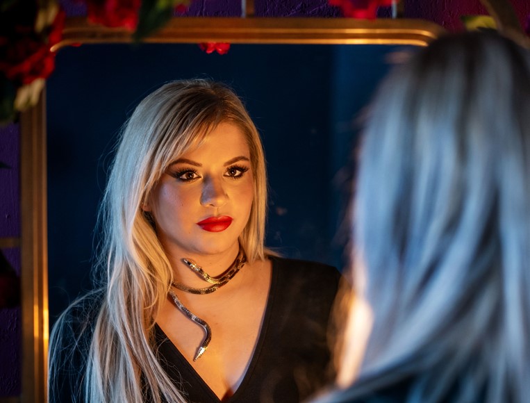 Hátborzongató: a túlvilág üzenhetett Kozsó lányának új könyvében – Megszólalt a Blikknek Kiss Kató halottlátó