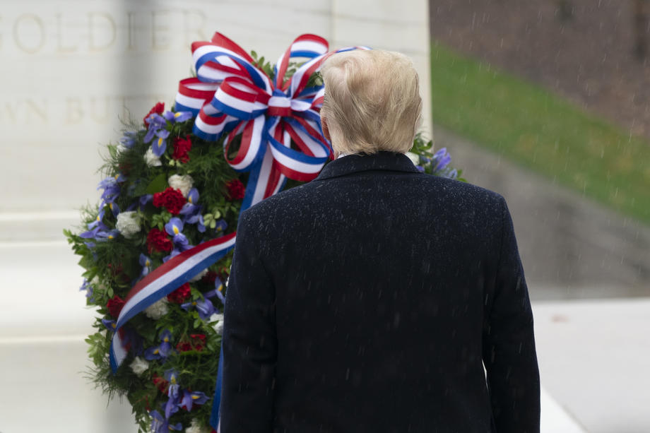 VIDEO | Donald Trump, prima participare la un eveniment după alegerile prezidențiale. Liderul SUA, însoțit de Prima Doamnă și de Mike Pence
