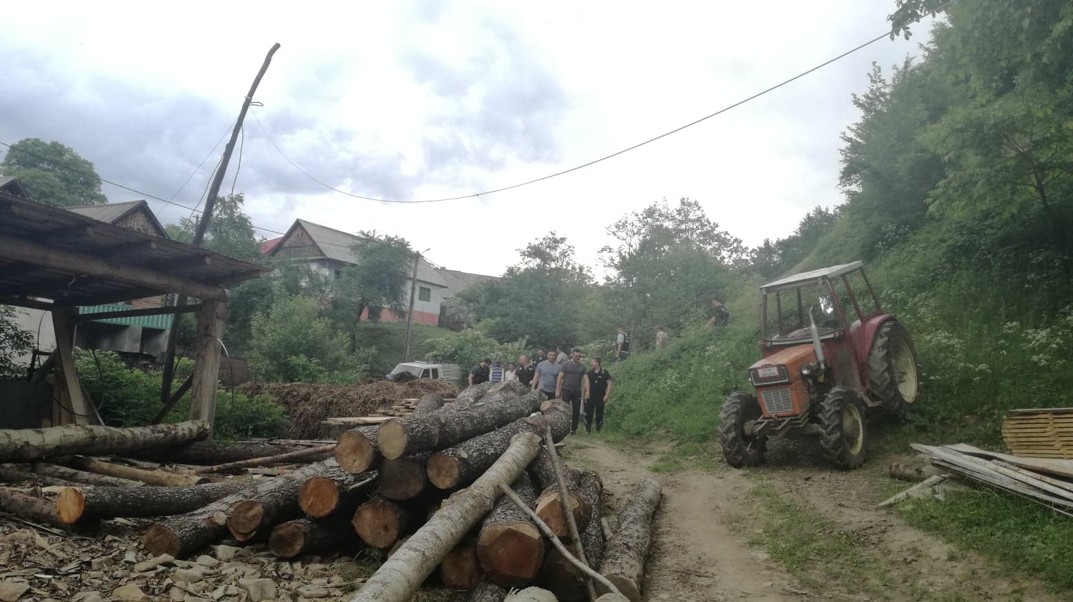 Un bărbat din Bistrița a fost ucis, tranșat și aruncat într-un pârâu. Suspecții de crimă, prinși după aproape un an