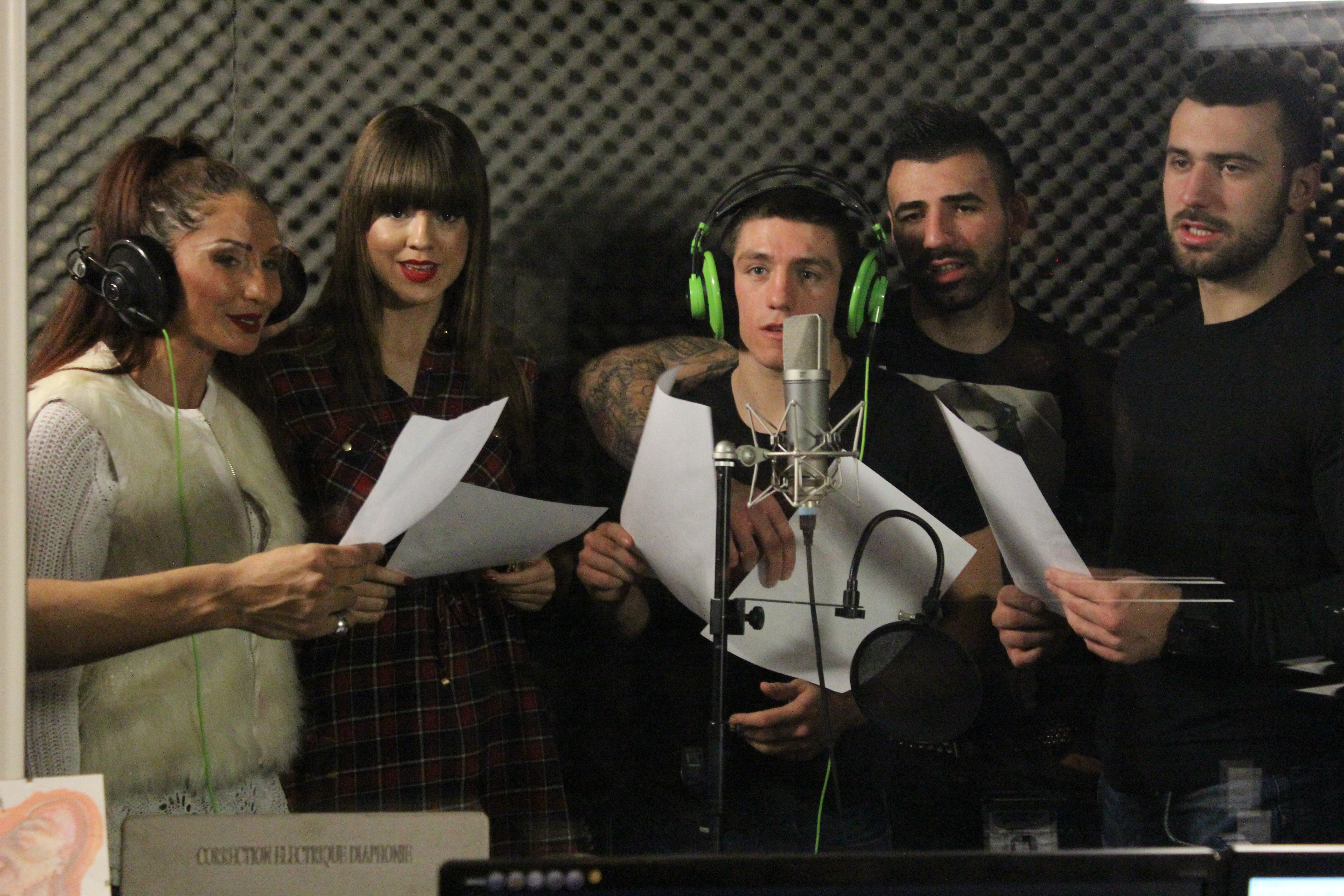 EXCLUSIV / Primiți cu colindul? Luptătorii Superkombat au intrat în studio! GALERIE FOTO&VIDEO