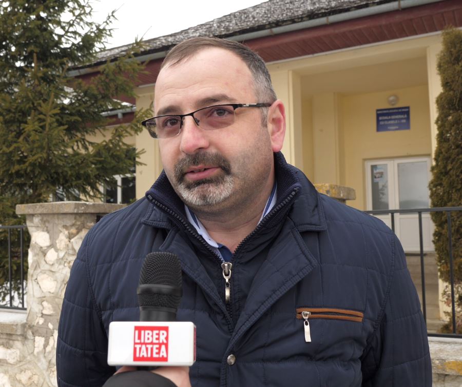VIDEO REPORTAJ / Școala de la cea mai mare altitudine din România are 24 de elevi. Doamna Mărioara e învățătoare acolo de 40 de ani!