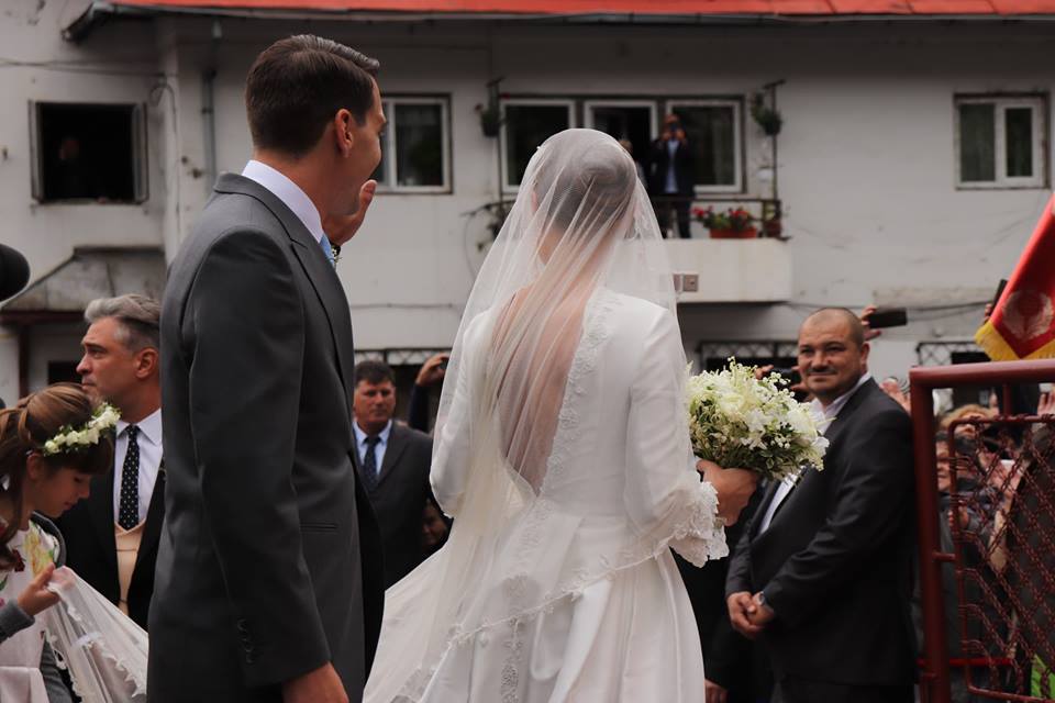 Ce a spus preotul care a oficiat slujba de cununie a principelul Nicolae. A făcut referire la mama sa, care nu a venit la nuntă | FOTO