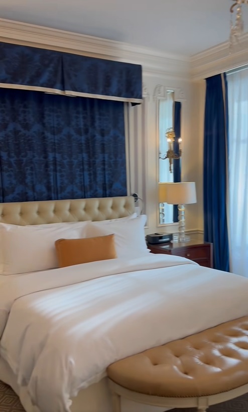 Cum arată camera de hotel în care a stat Andreea Marin în New York. Prețul pentru o noapte de cazare în locația de cinci stele nu e mic