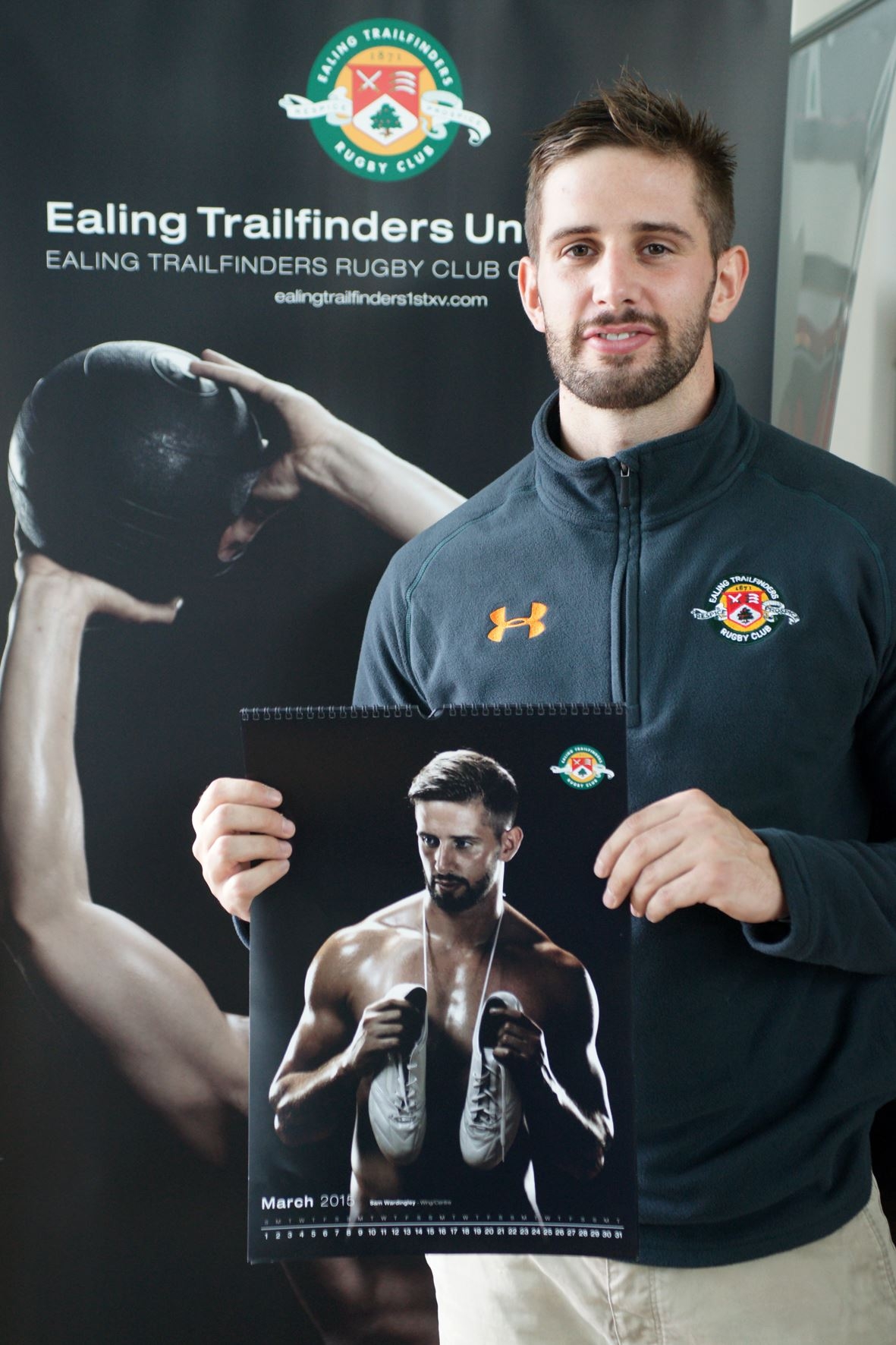 Strâng bani în muşchii goi! Rugbiştii echipei Ealing Trailfinders au pozat în scop caritabil