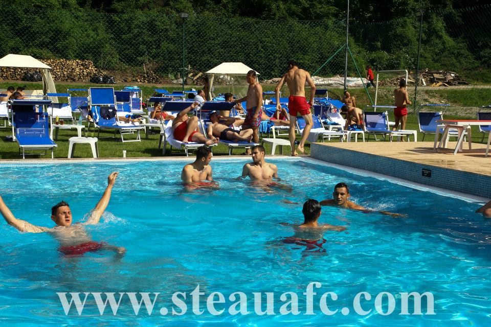 Plajă și bălăceală pentru steliștii lui Rădoi, după antrenamente infernale