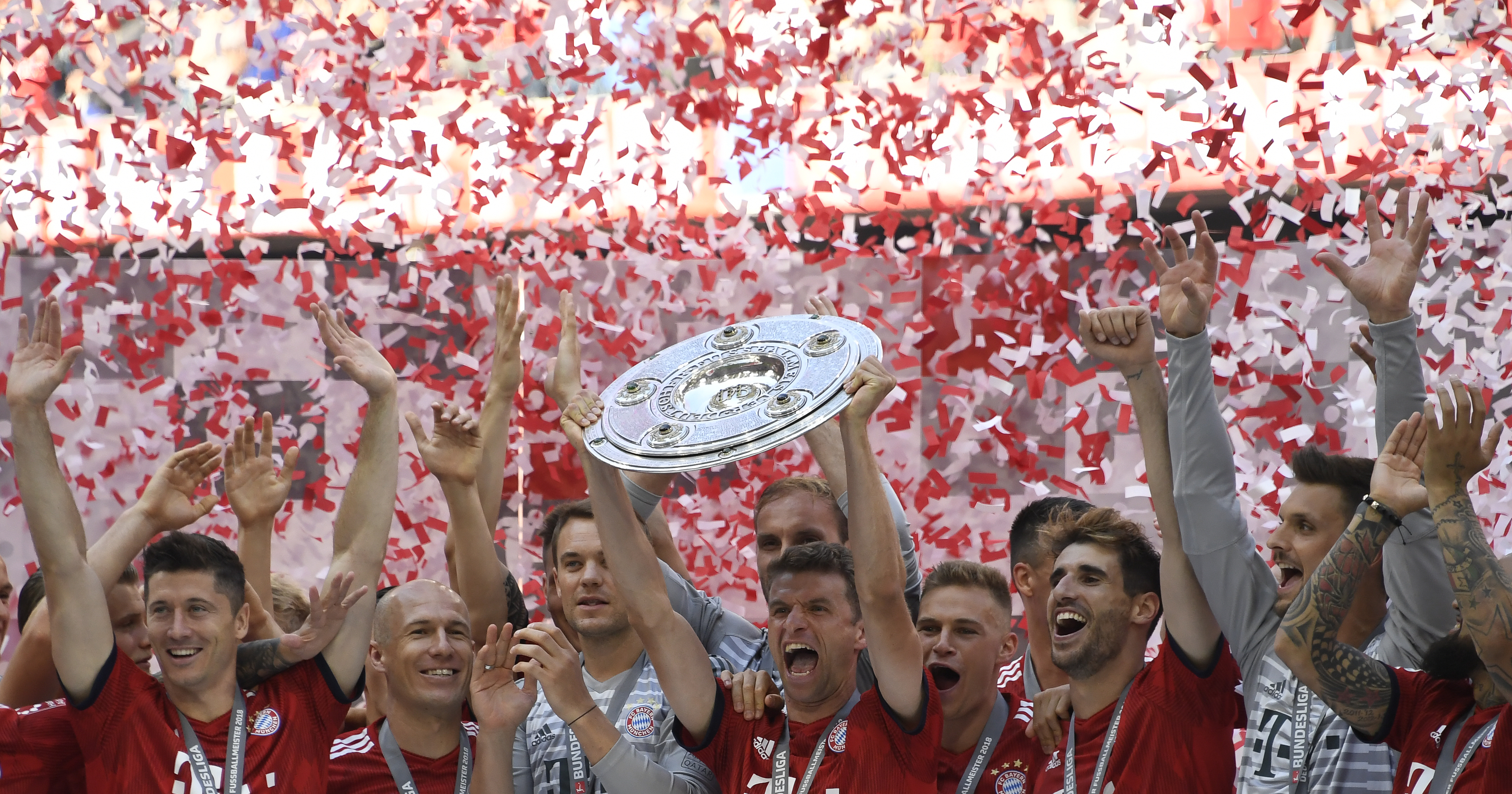 Bundesliga Germania, etapa 34. Hamburger SV a retrogradat prima oară în istorie și pe stadion s-a declanșat iadul! | VIDEO