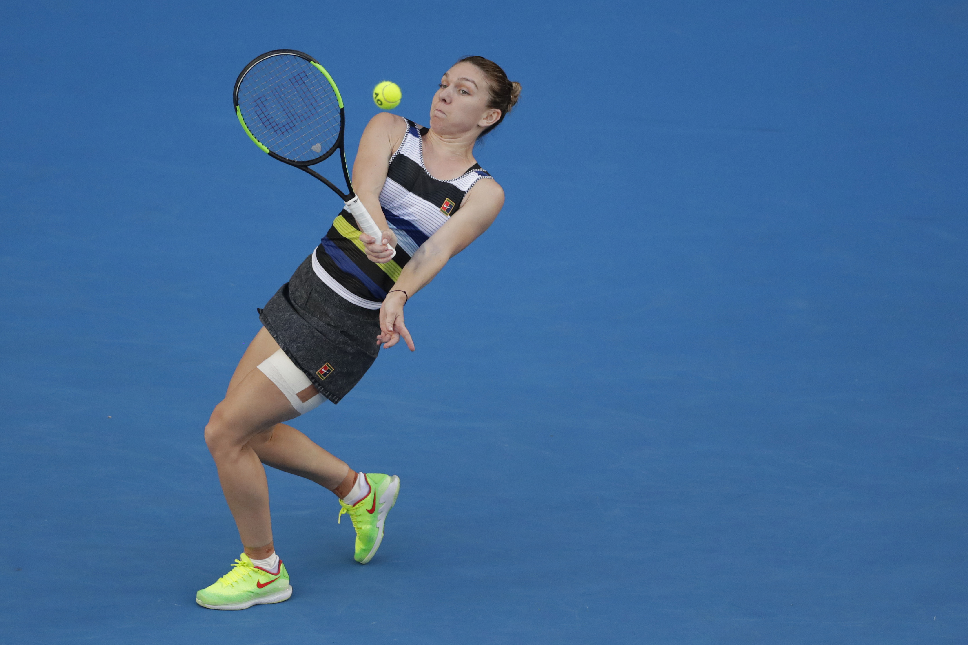 Simona Halep, în optimi la Australian Open! O învinge categoric pe Venus Williams și se pregătește pentru duelul cu Serena! | VIDEO