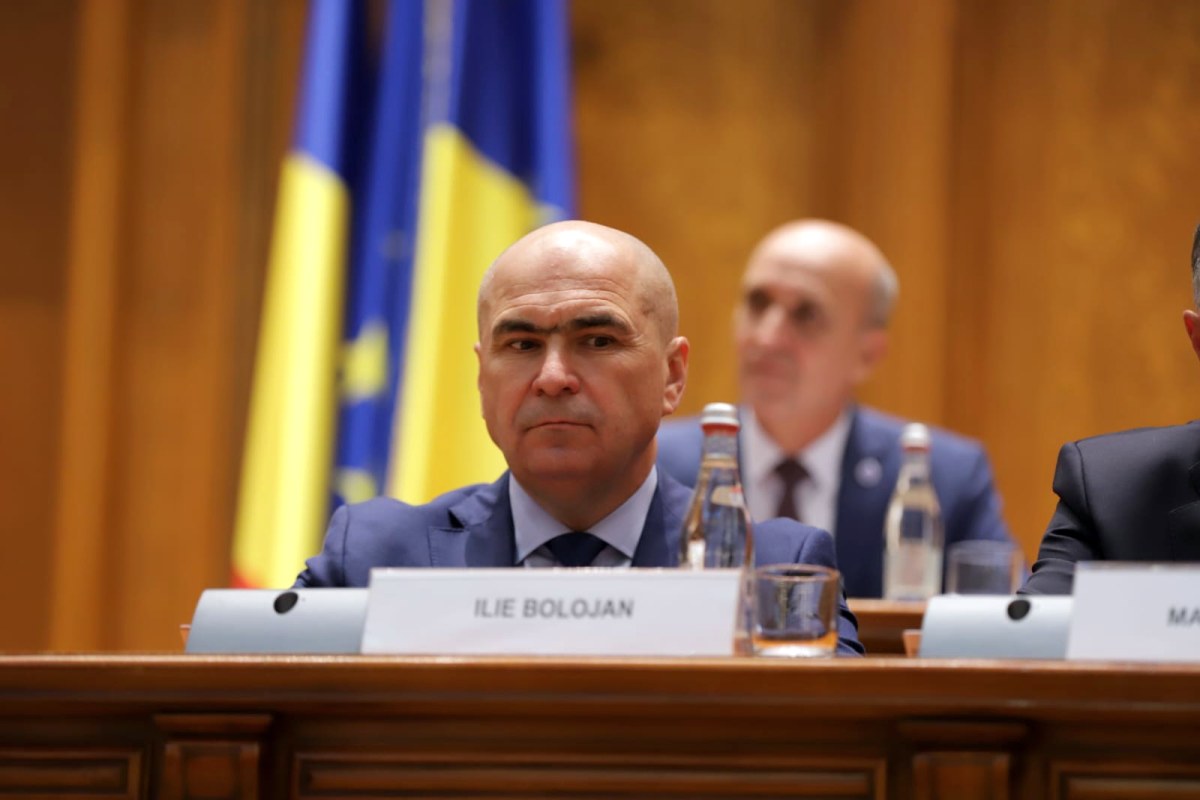 Toate cele patru moțiuni de cenzură depuse împotriva Guvernului Bolojan au fost respinse în Parlament. Ce urmează