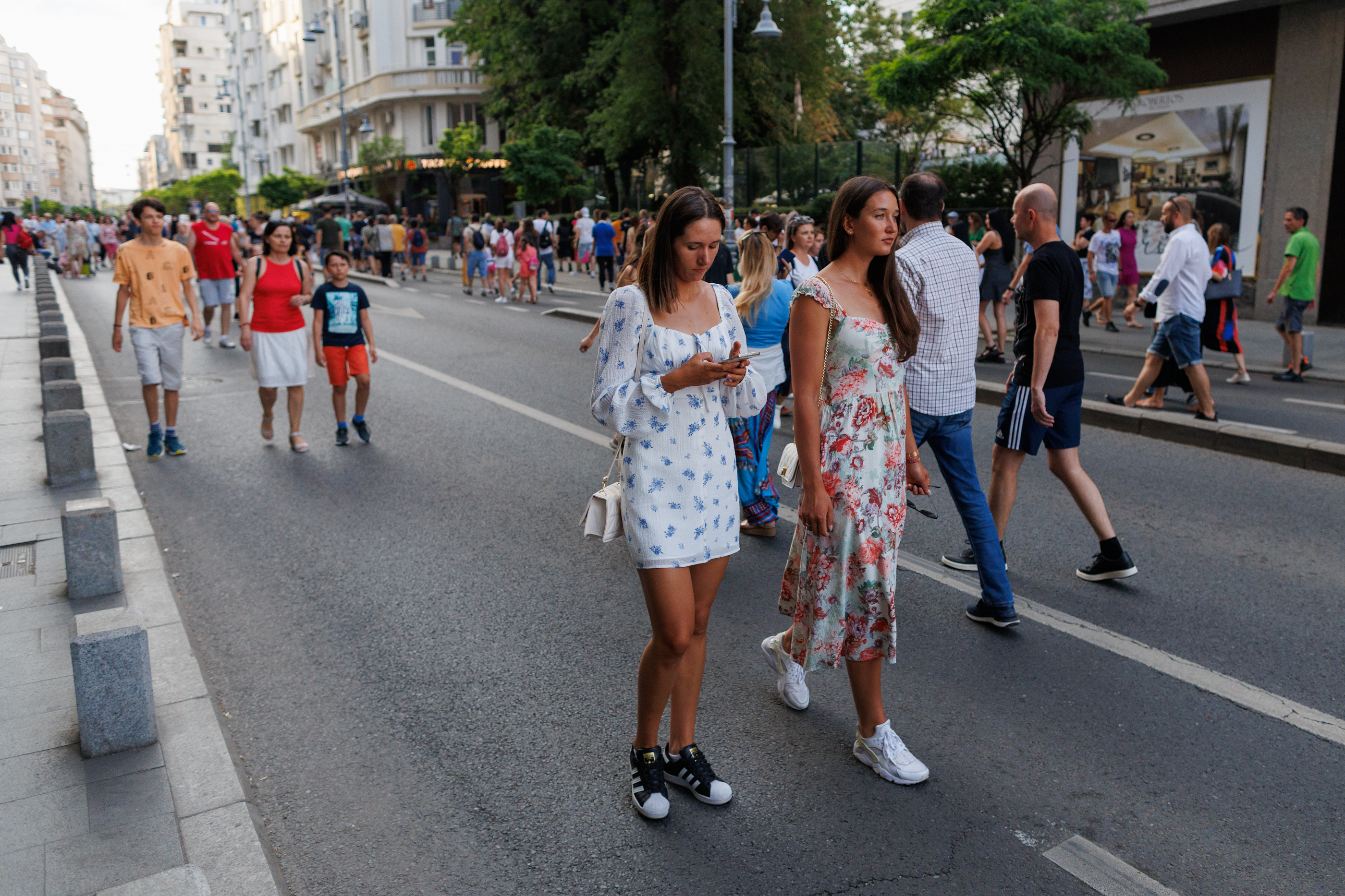 FOTOREPORTAJ. „B-Fit in the Street” în 50 de imagini. 200 de artişti din Spania, Franţa și Italia au făcut spectacol pe străzile din București