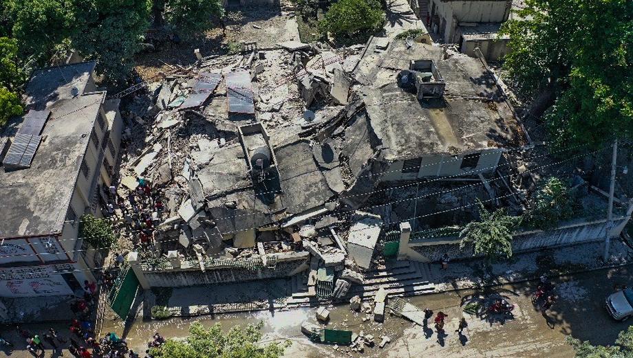 După seismul soldat cu peste 1.900 de morți, Haiti se confruntă cu vreme extremă. „Au pierdut totul și acum stau în apă”