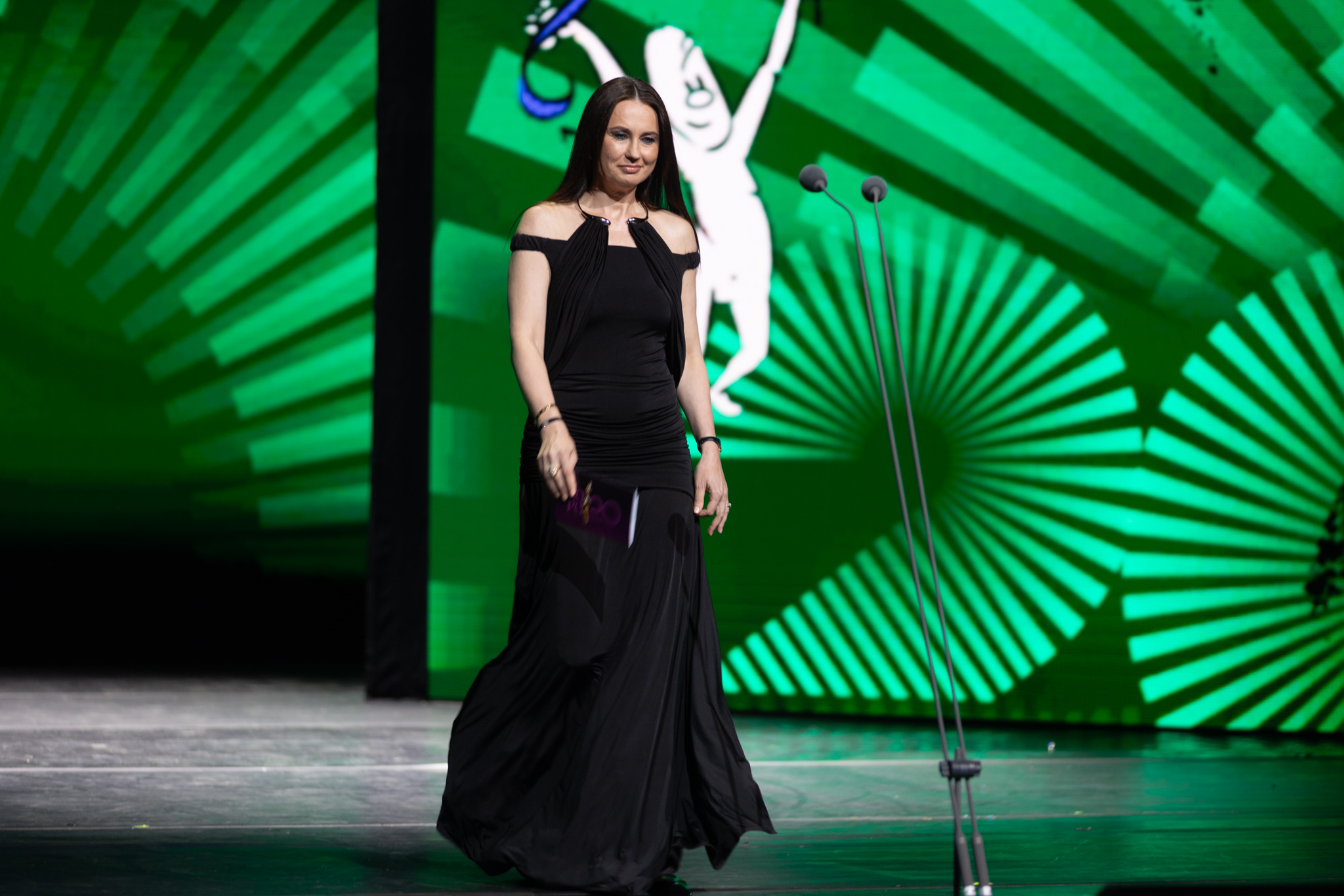 Roxana Voloșeniuc, chief editor revista Elle, profund impresionată de ținutele invitaților de la Premiile Gopo: „Îmi place faptul că multe vedete poartă designeri români”
