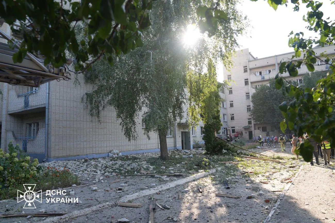 Rușii au lovit cu o bombă cu planare un azil din Sumî în care erau 221 de bătrâni. Un mort și 14 răniți