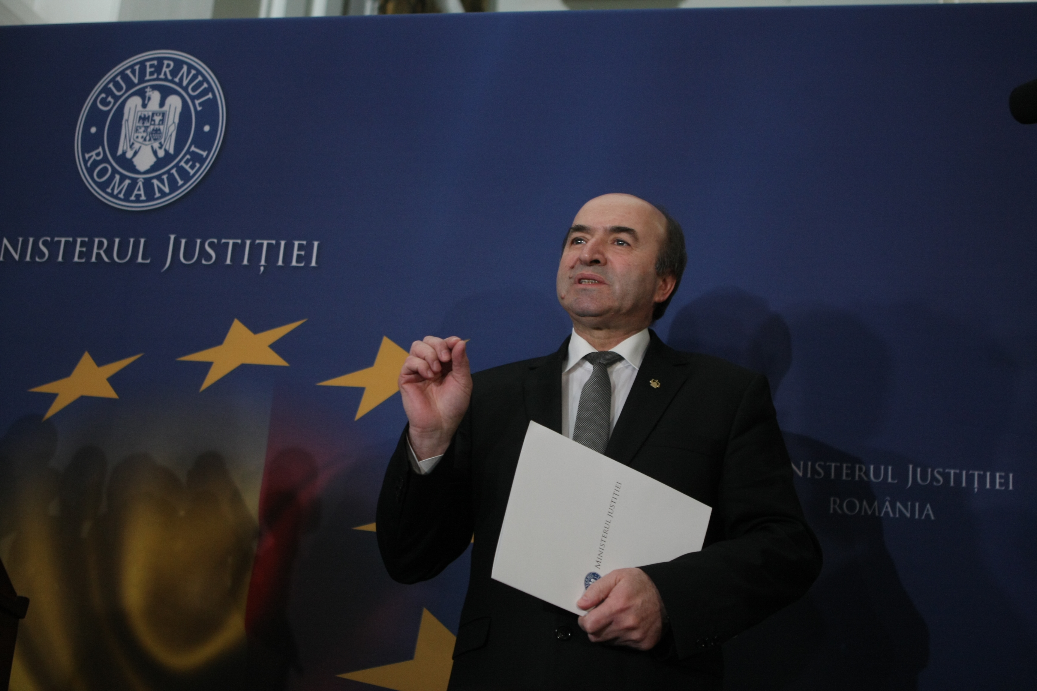 UPDATE. Tudorel Toader: "Voi prezenta un raport în Parlament, joia viitoare, cu referire la activitatea DNA"