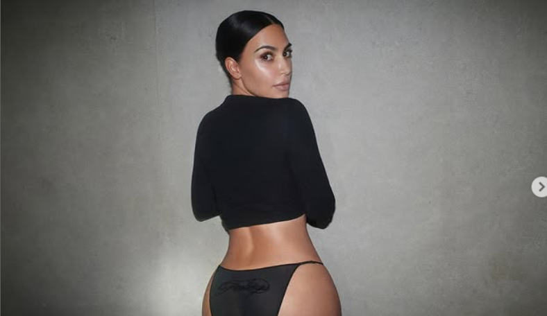 Cum își păstrează Jennifer Aniston și Kim Kardashian tenul impecabil. Secretele vedetelor de la Hollywood