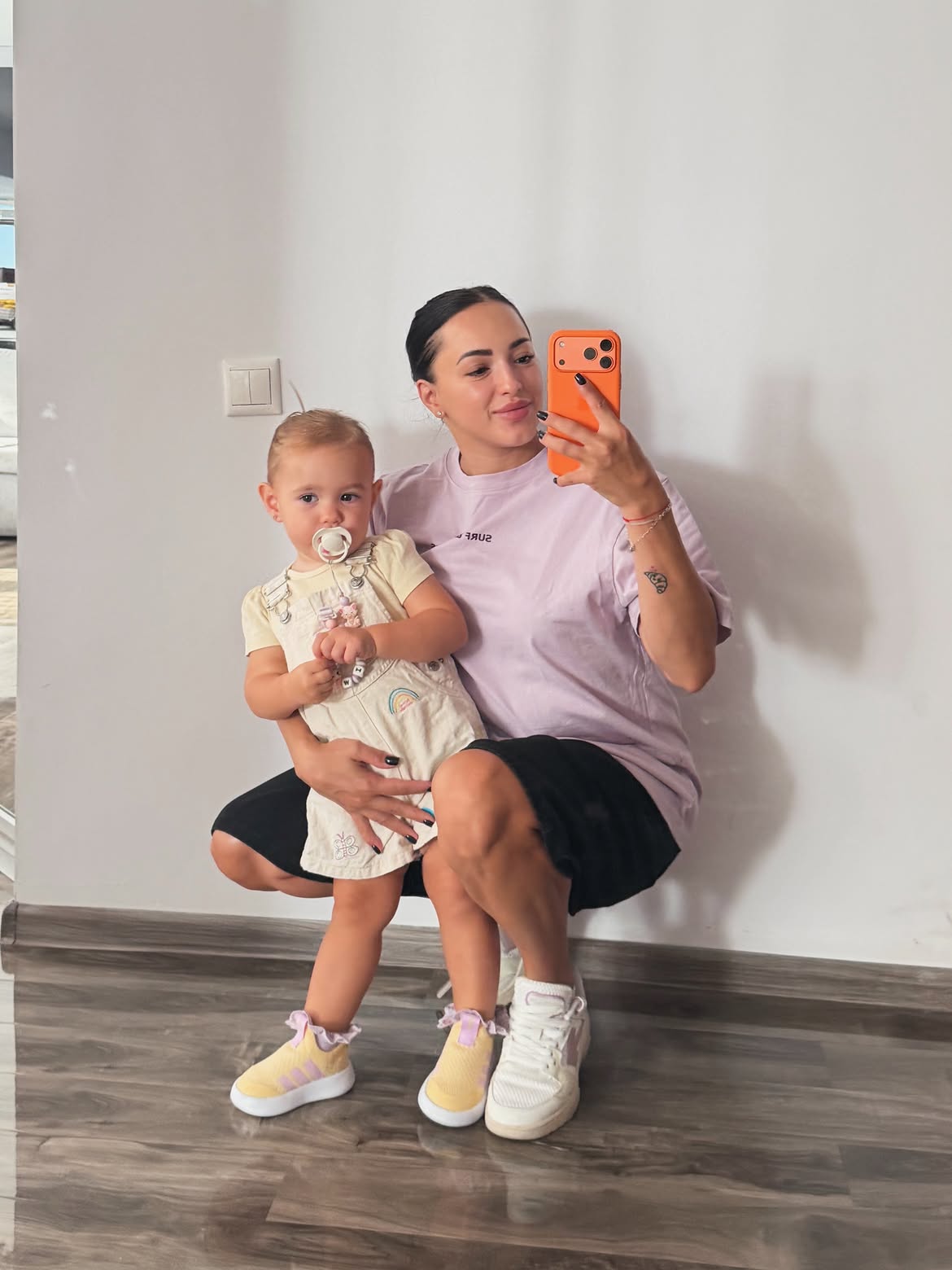 Larisa Iordache și-a dus fetița la creșă