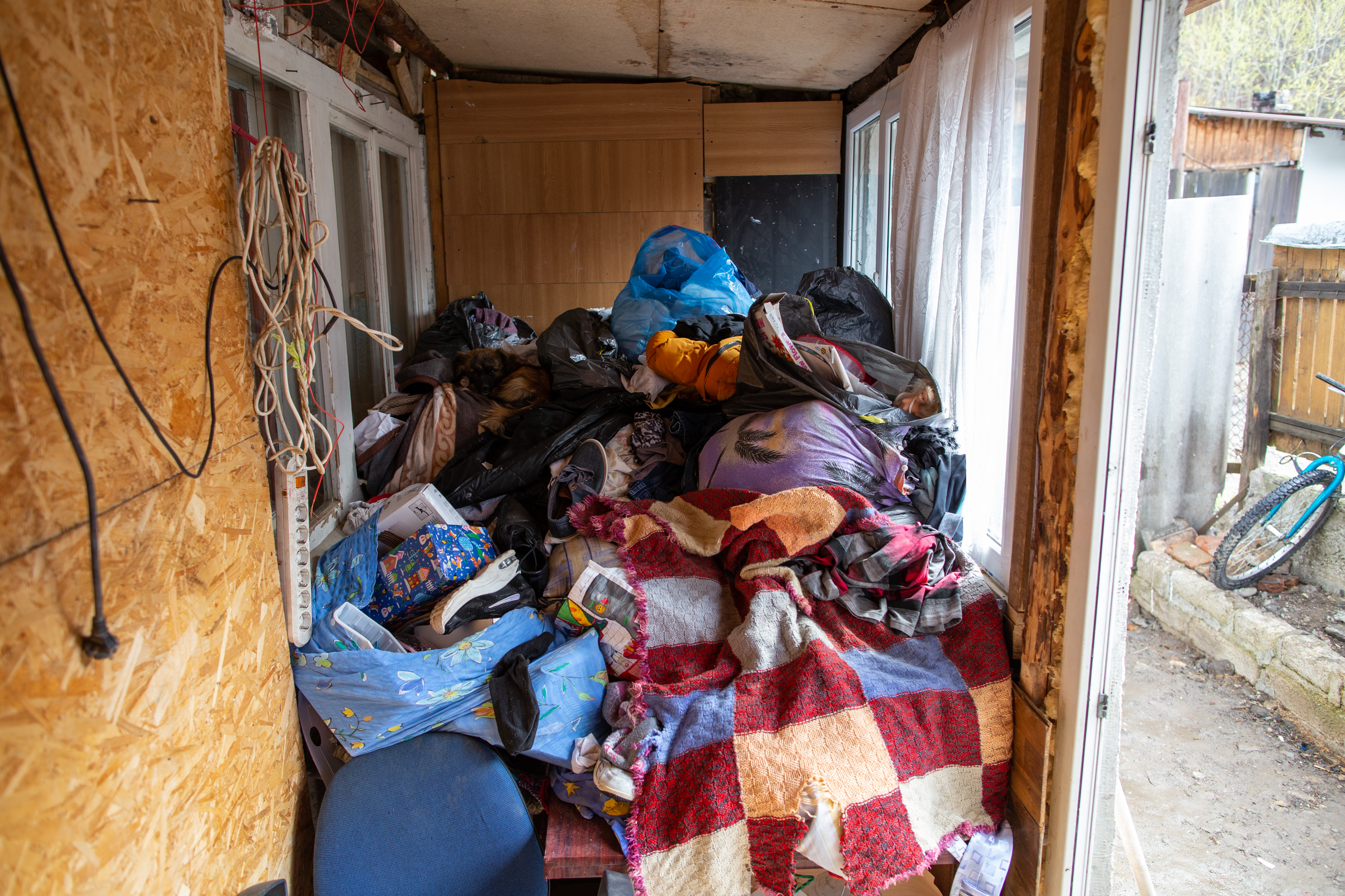 Cum au ajuns tatăl și fiica să fie colegi în clasa a VI-a și înțelepciunea romilor învățați cu discriminarea