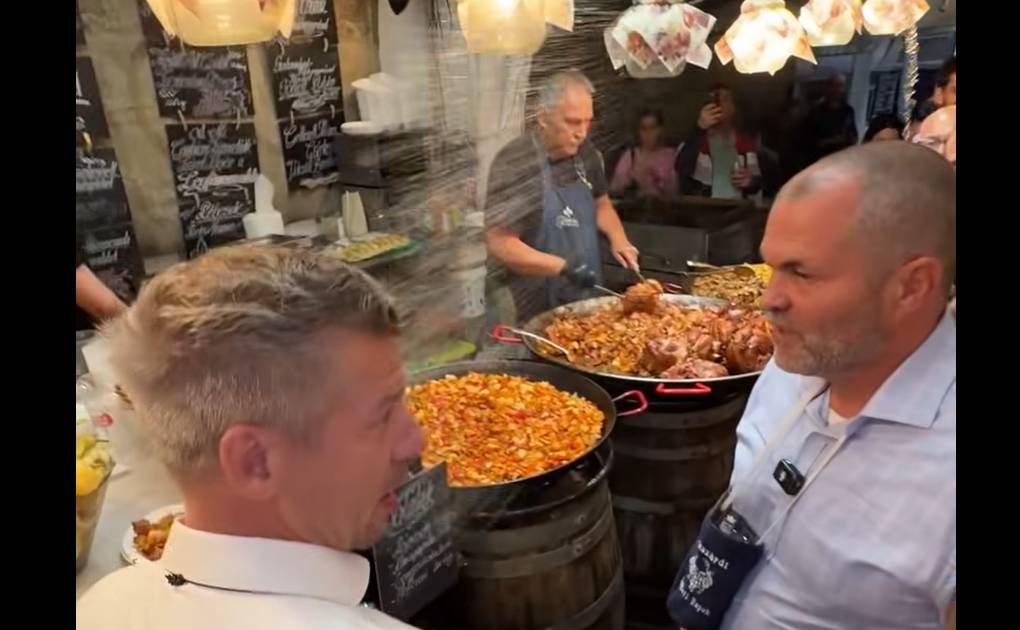Magyar Péter nem mindenkinek jött be a Szekszárdi Szüreti Napokon: egy férfi borral locsolta le a miniszterelnököt a tömegben