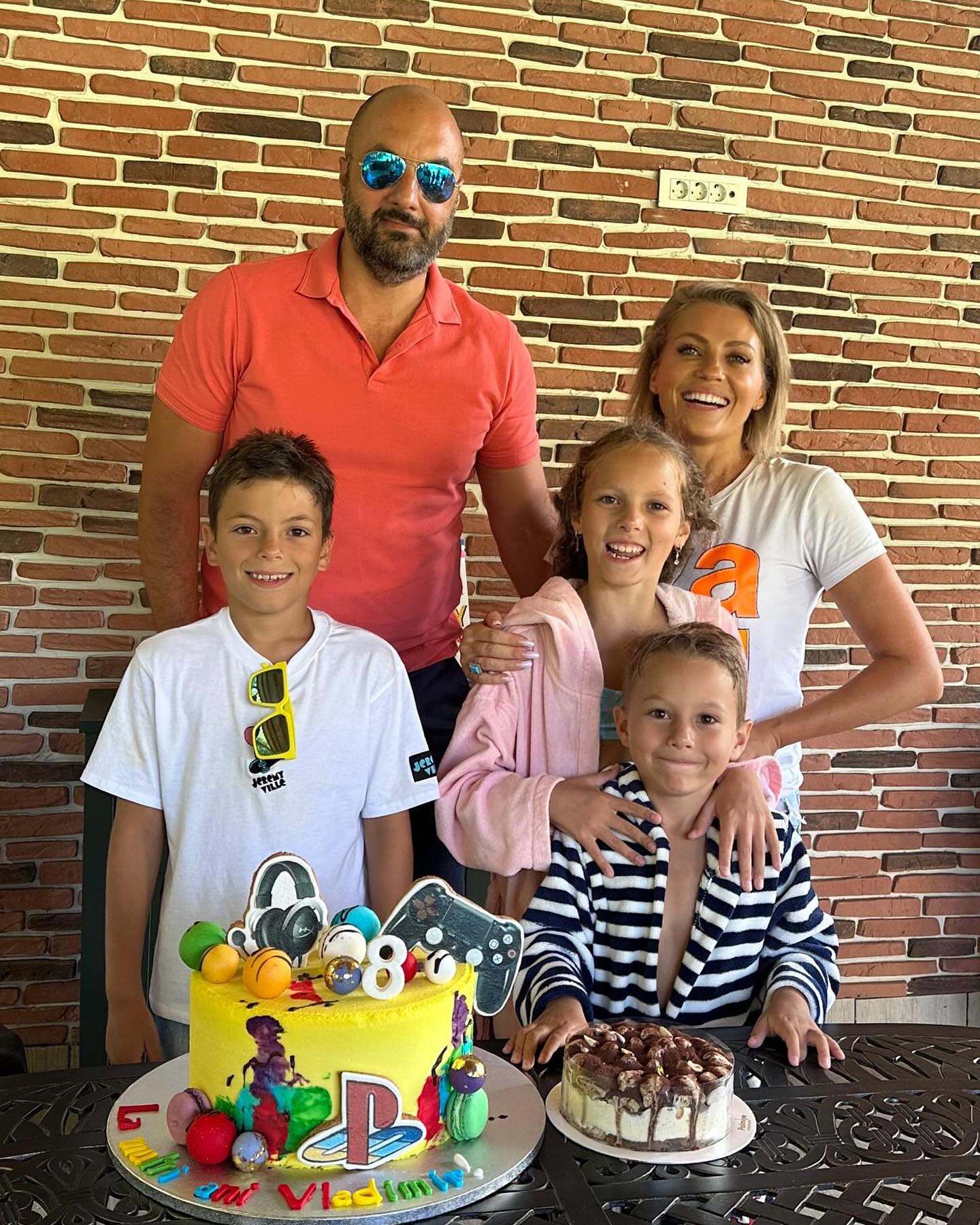 Copiii Mirelei Vaida învață la o școală dintr-un sat. Vedeta nu pune presiune pe ei pentru note: „Sunt o mamă absolut normală”