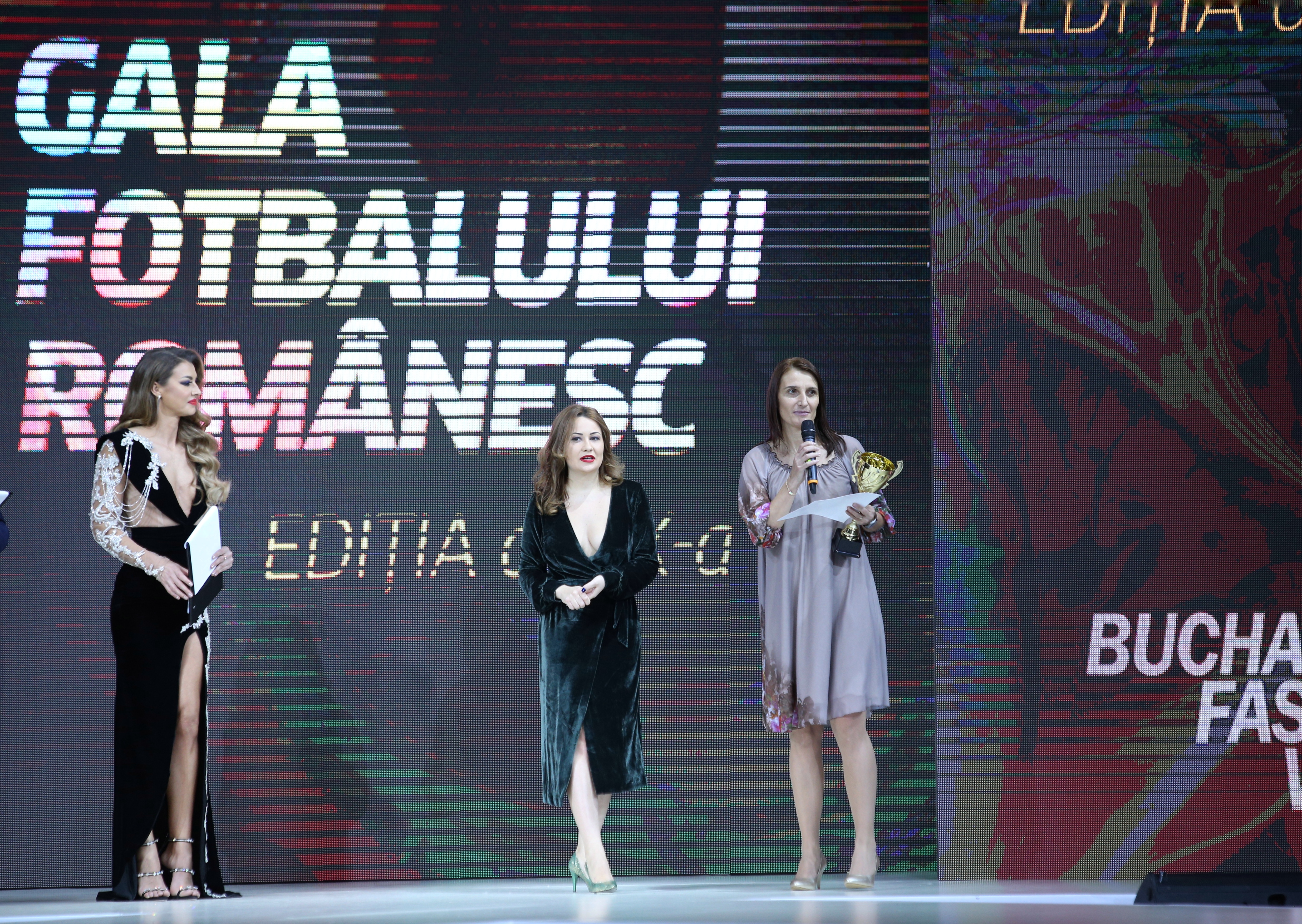 Gala Fotbalului Românesc 2017. Budescu, jucătorul anului. Hagi - antrenorul anului! Toate premiile acordate | FOTO&VIDEO