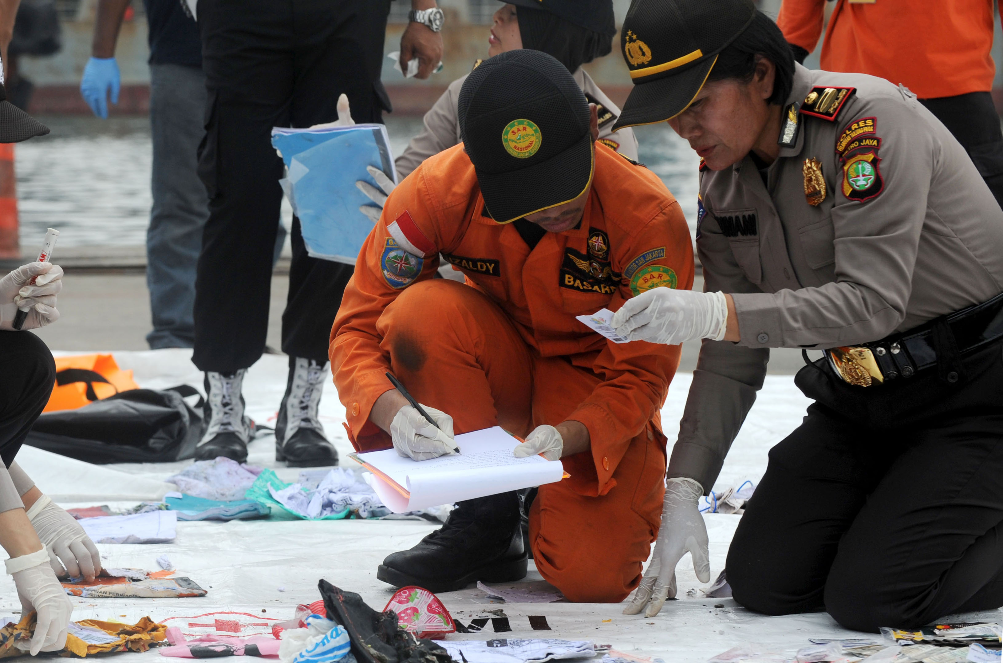 Un obiect găsit după prăbușirea avionului Lion Air în Indonezia a dus la o mobilizare uriașă pe internet. Detaliul care a ajutat la identificarea unei victime