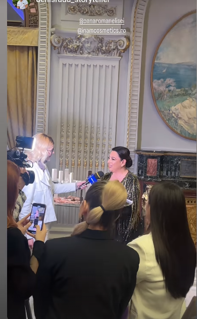 Imagini de la aniversarea Oanei Roman. Tatăl ei, Petre Roman, a fost prezent la tăierea tortului. Moment emoționant cu cei doi
